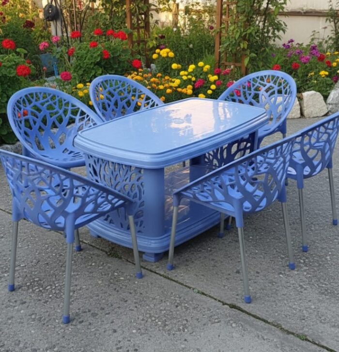 tree chair set sky blue